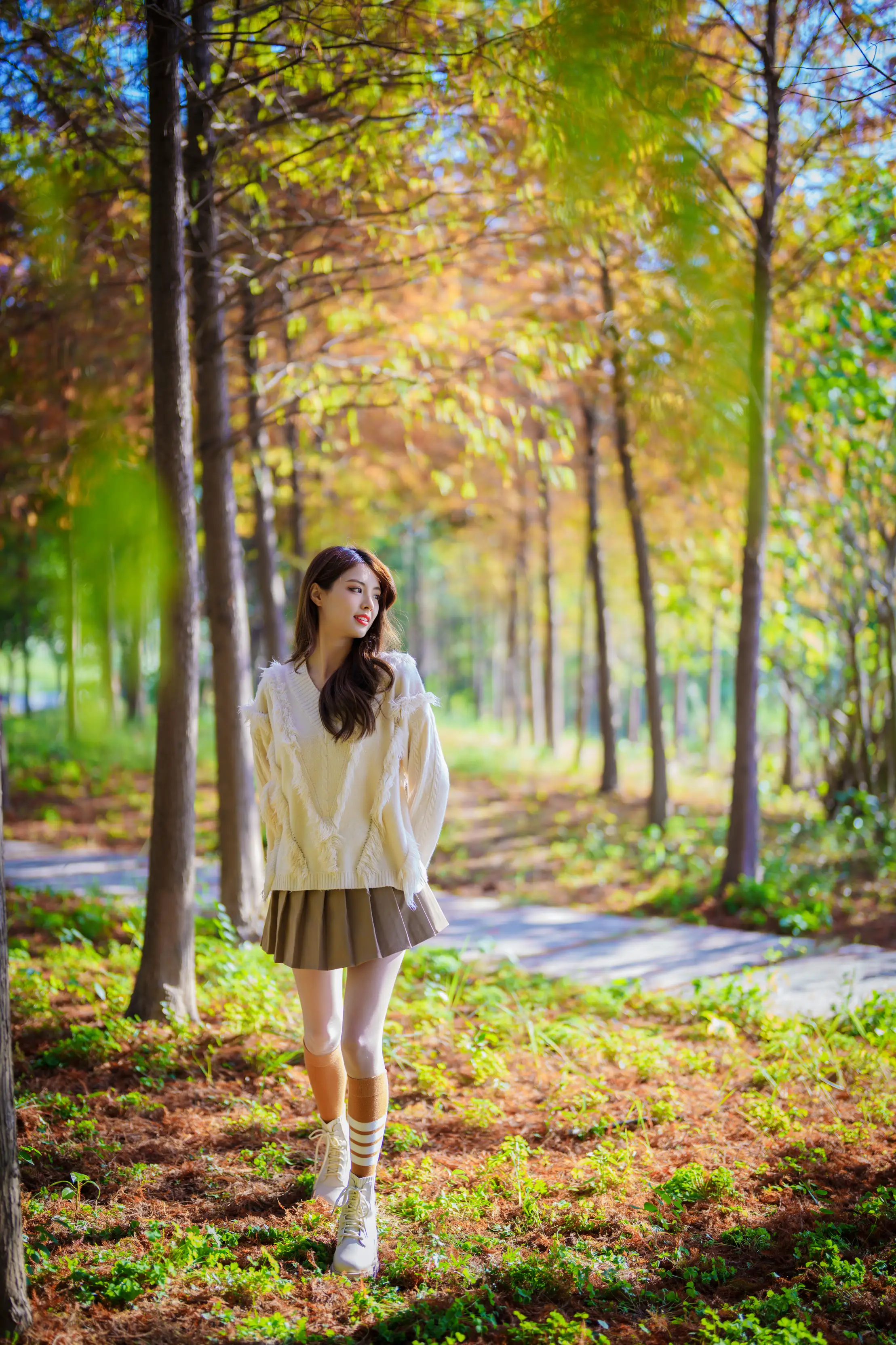 [YITUYU] 2022.02.03 Vol.745 – One leaf knows autumn, the metasequoia tree in autumn is brilliant in red Teng Jing#[50P]-6